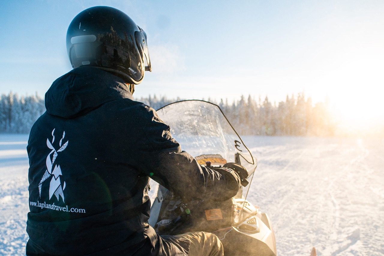 Sneeuwscooter tocht Fins Lapland