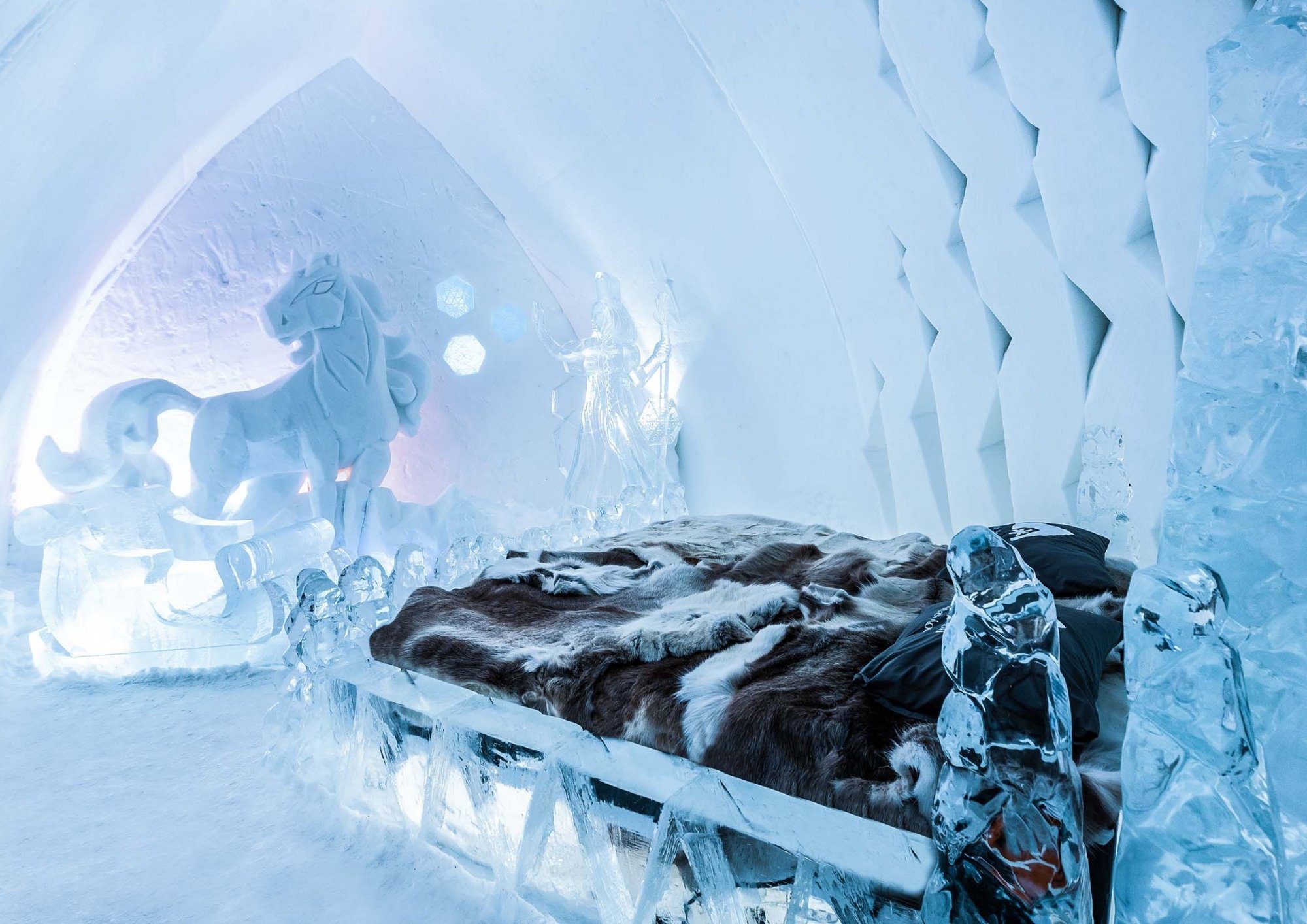 Snowhotel room